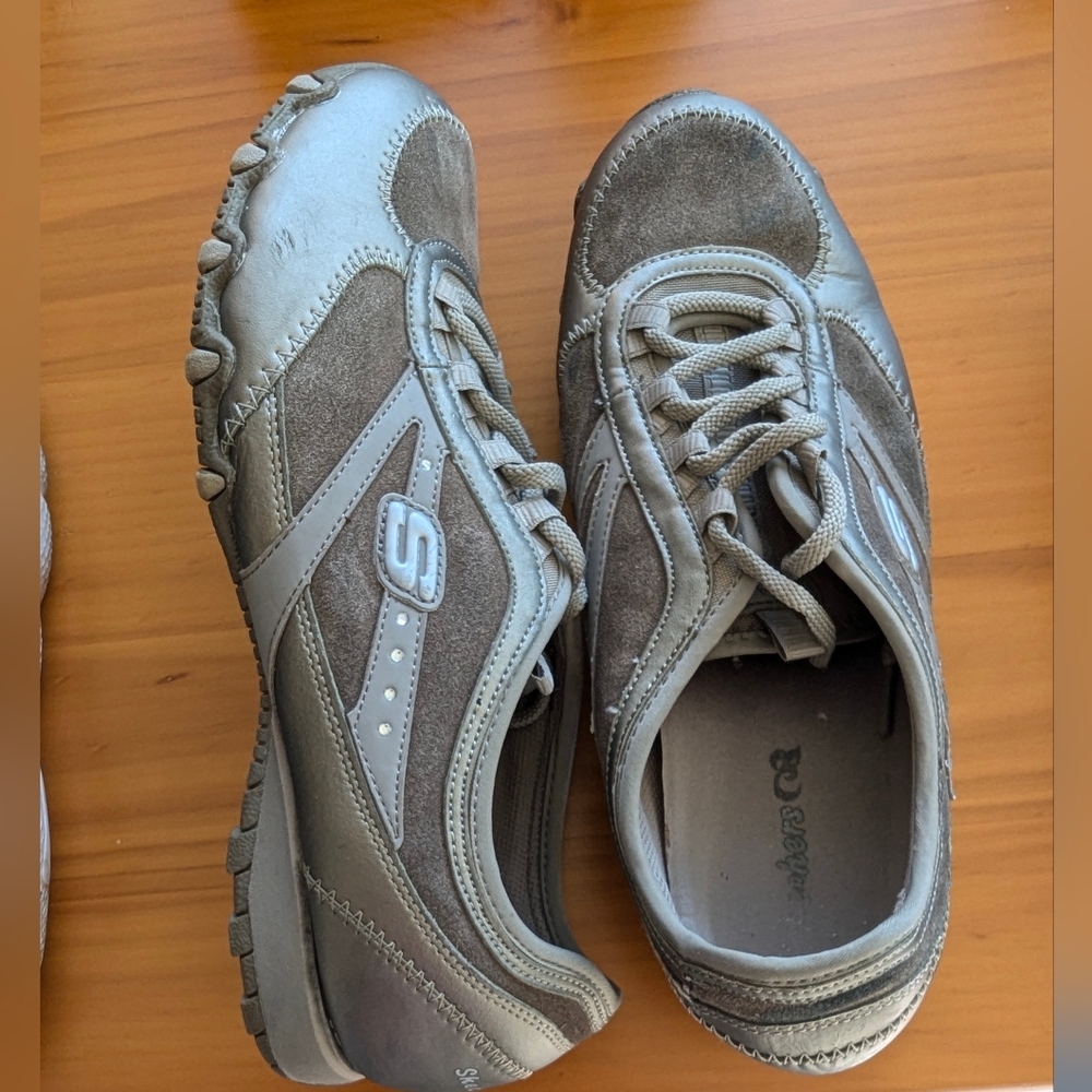Skechers Women's Gray and Taupe Athletic Sneakers